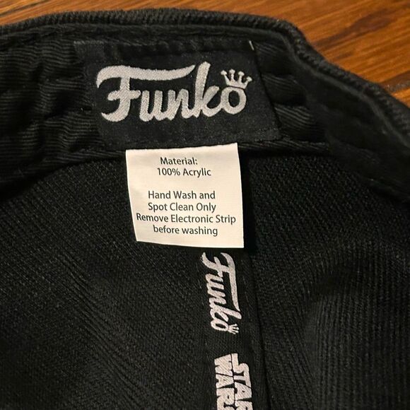 Star Wars C-3PO Snap Back Hat Funko POP Programmed for Etiquette NEW - Picture 7 of 7